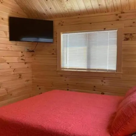 Unique Cabin Near Surf City With Loft And Parking Exterior photo
